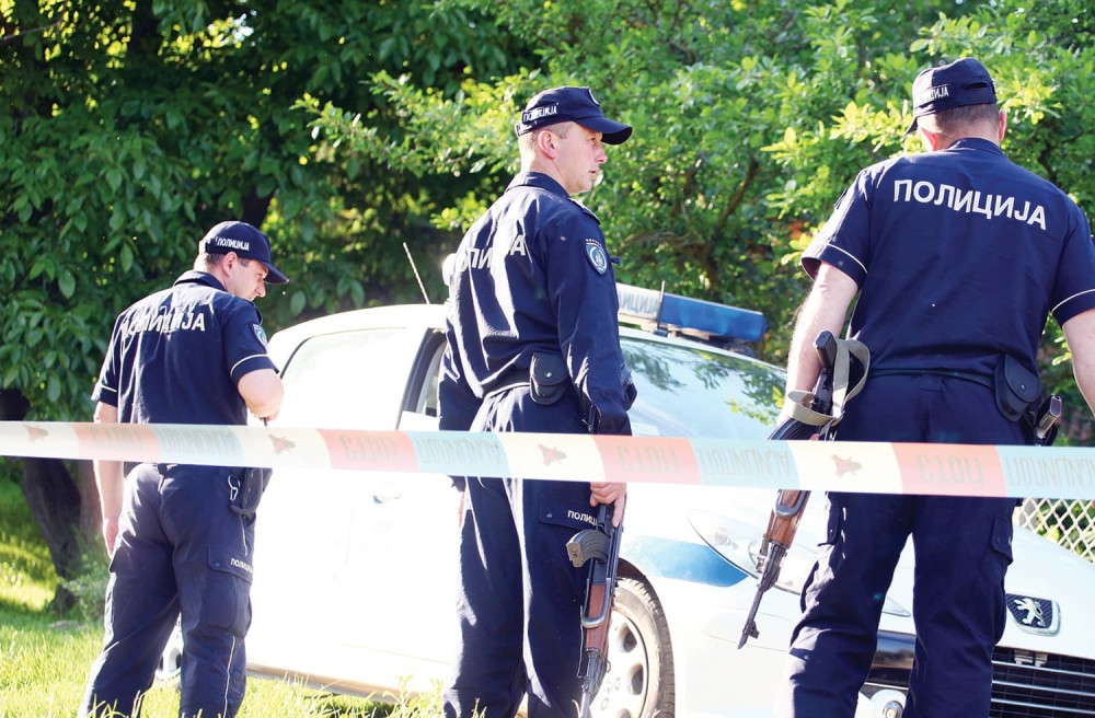 DETALJI UBISTVA DEJANA STANKOVIĆA Prvo su mu izrešetali sina, a onda njega likvidirali na dan unukove mature!