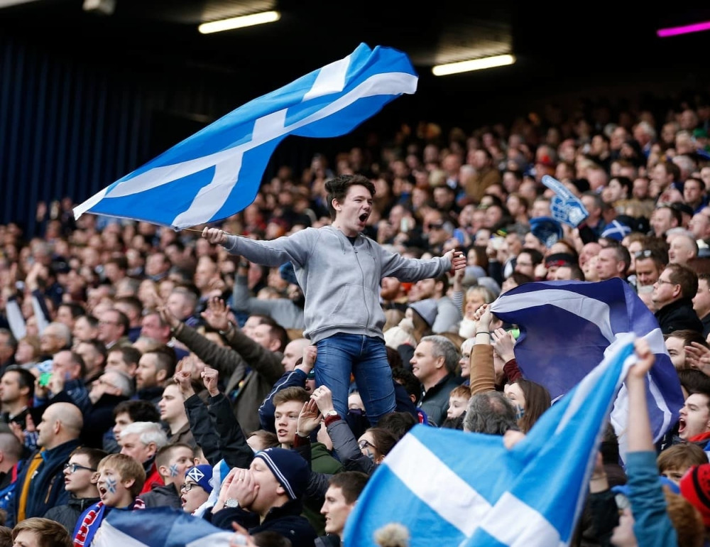 Navijači Barselone dobijaju škotske zastave