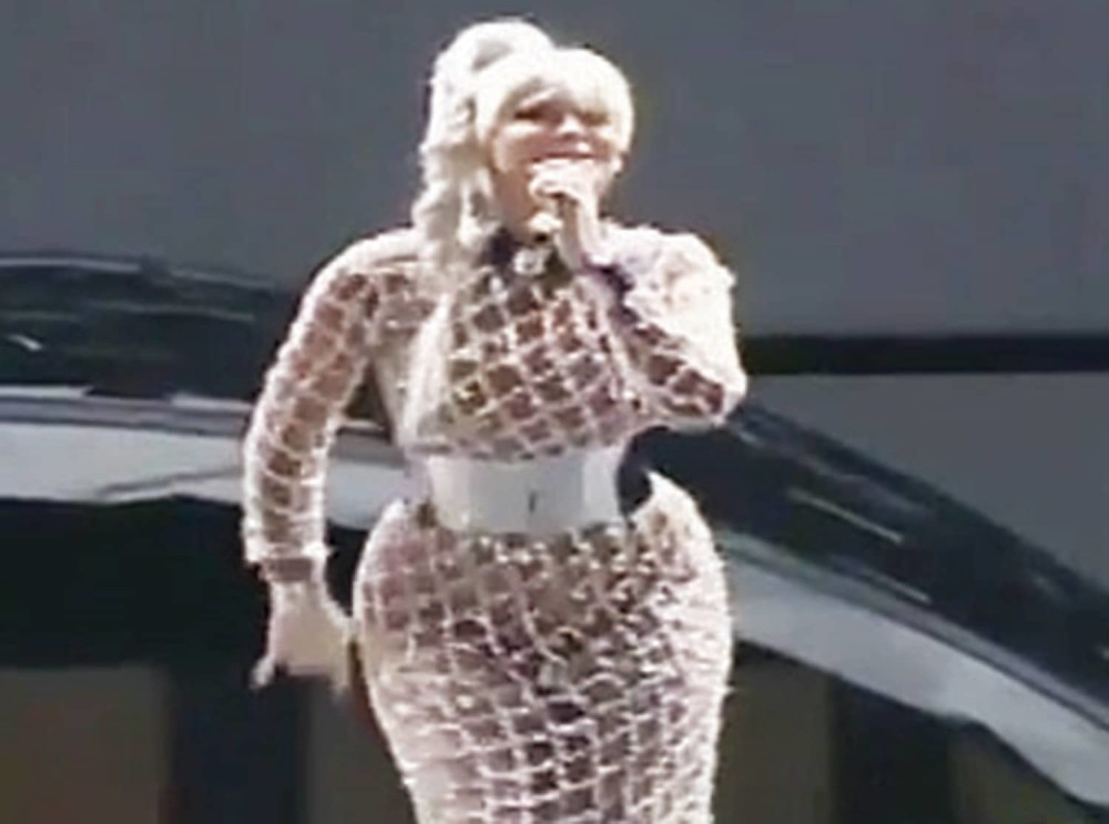 Karleuša se raskokala! (VIDEO)