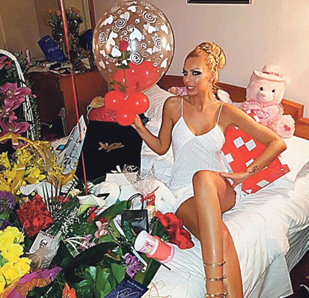 Avu zatrpali poklonima!