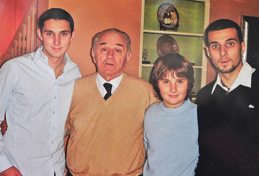 Živi sećanje na velikog Vujadina!