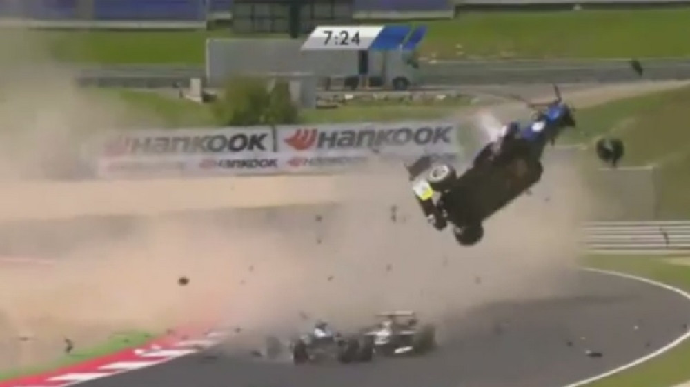 Stravičan sudar u trci Formule (VIDEO)