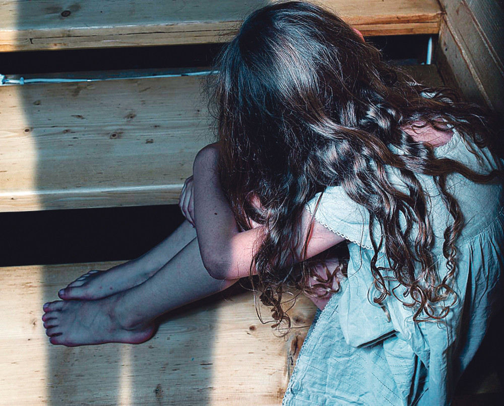 Godinama tukao i mučio decu, a slobodno se šeta