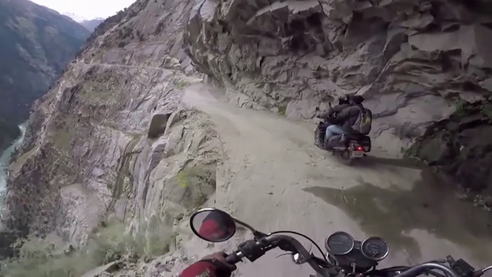 Gde je granica između hrabrosti i ludosti? (VIDEO)