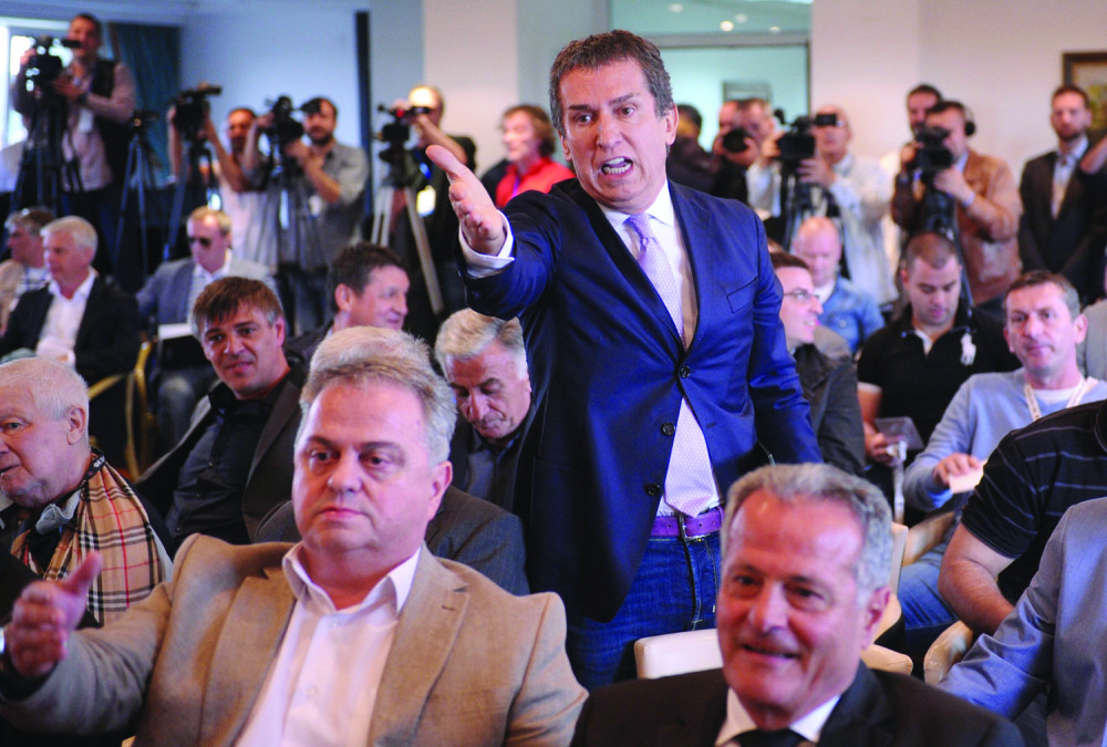 Đurić psuje, izbacite ga napolje! (VIDEO)