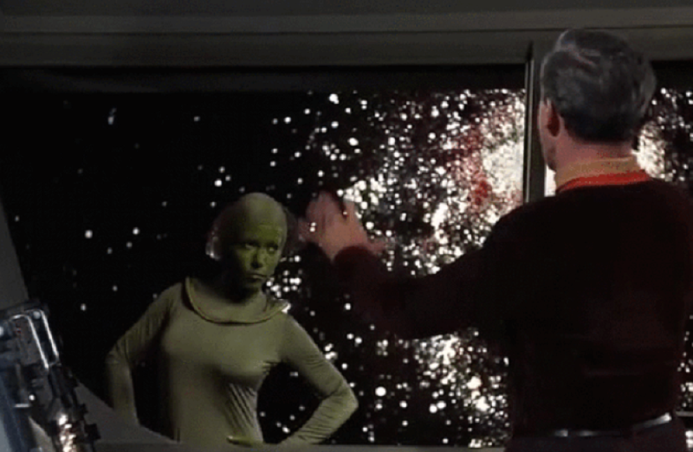 Plejboj zečica snimila najgori spot ikada (VIDEO)