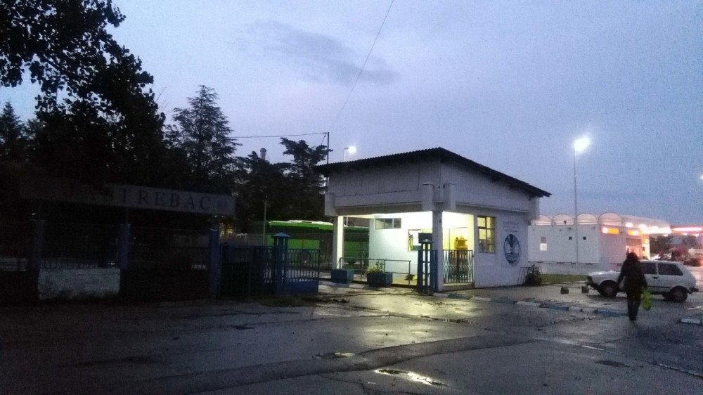 Pukla peć, pa iscureo pretopljeni čelik!