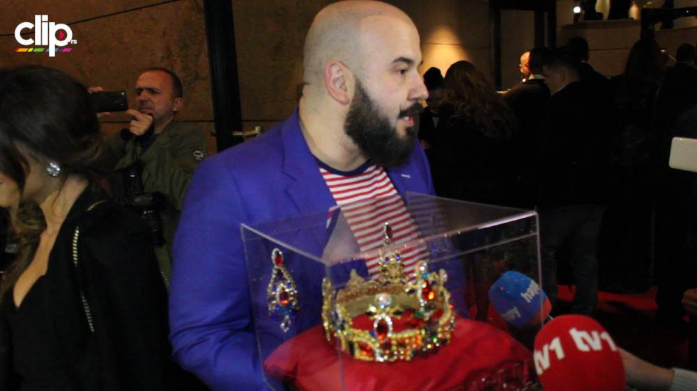 Šta su poznati doneli Anastasiji (VIDEO)