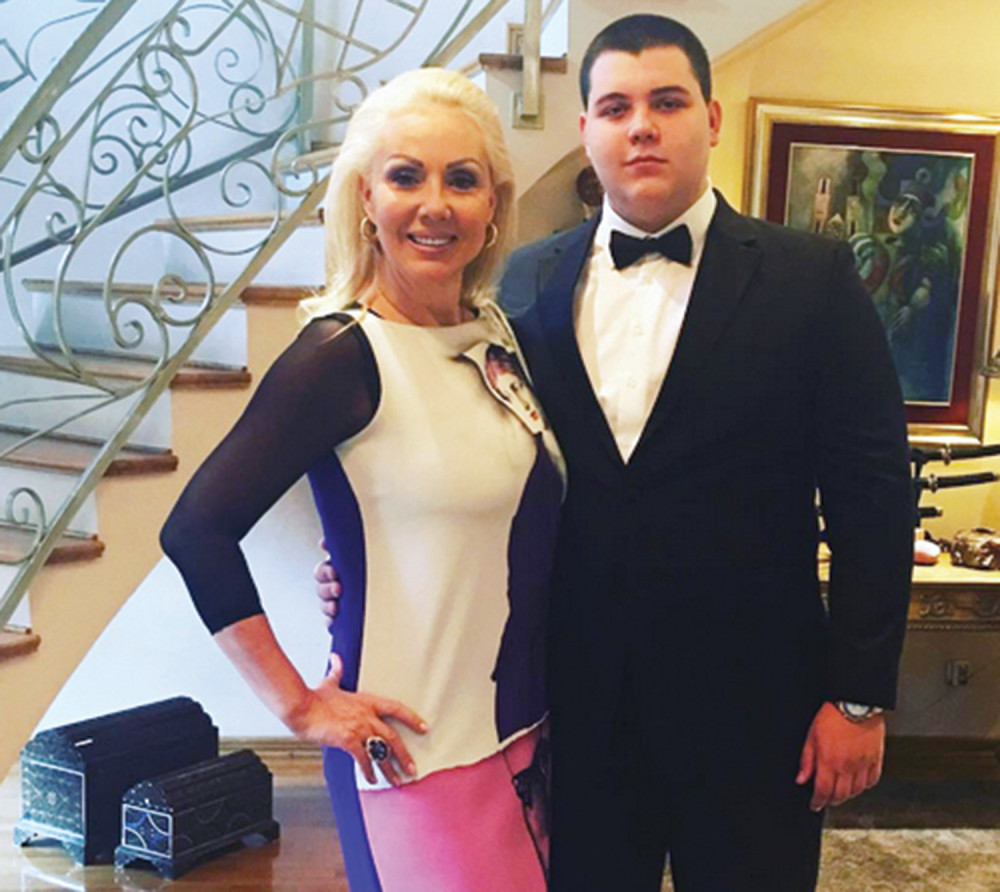 Viktor otvara još jedan lokal: Najmlađi sin Lepe Brene započinje sopstveni biznis!