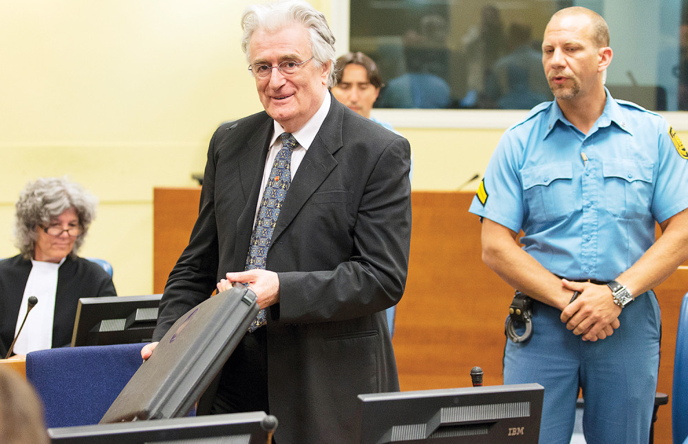 Radovan dolazi da obiđe bratov grob!