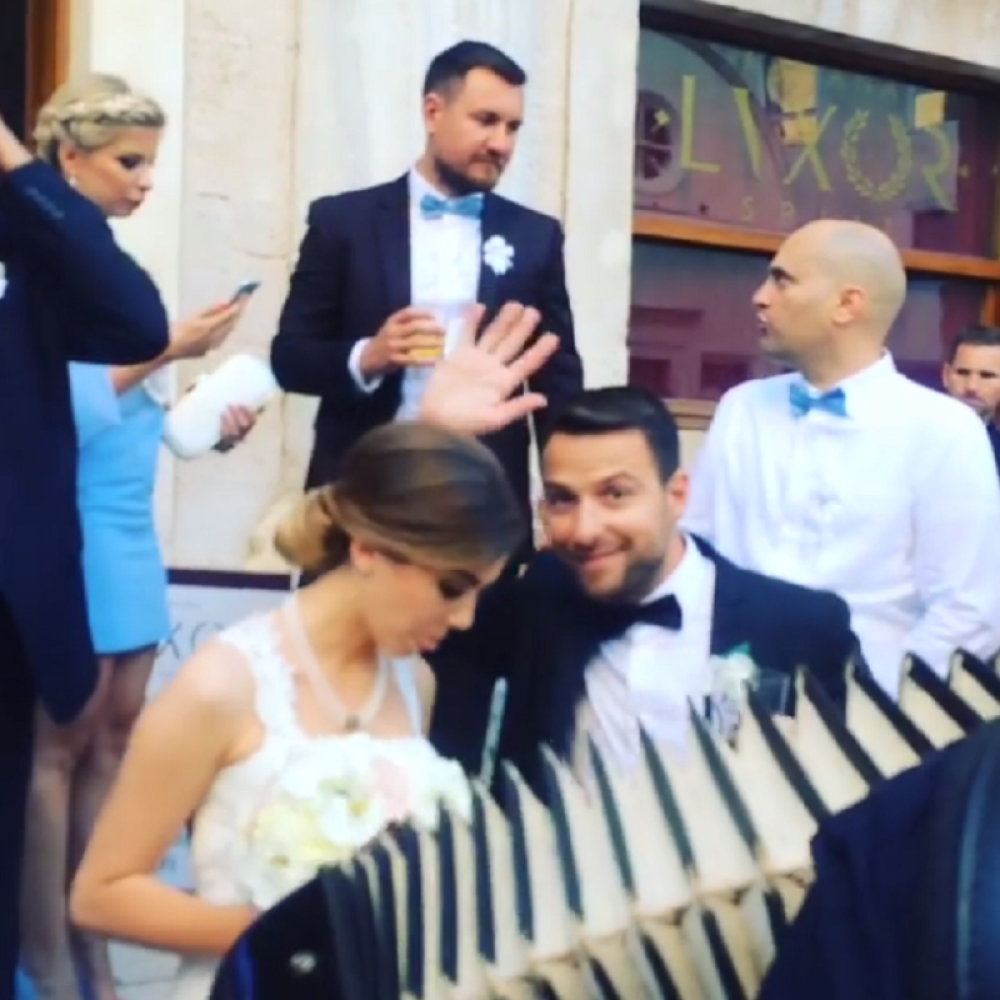 Oliver Dragojević oženio i trećeg sina (VIDEO)