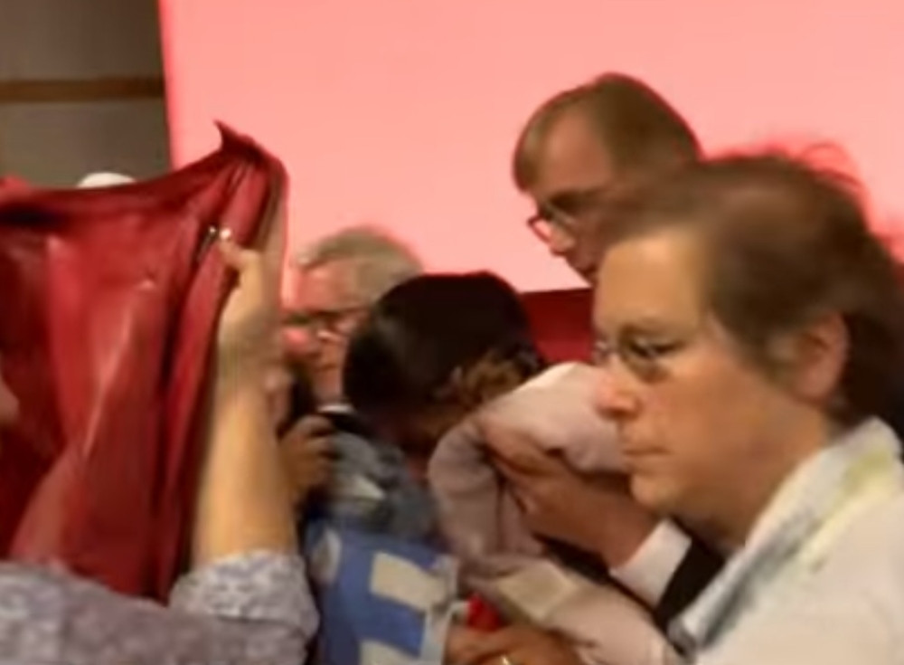 Torta u lice za nemačku političarku (FOTO+VIDEO)