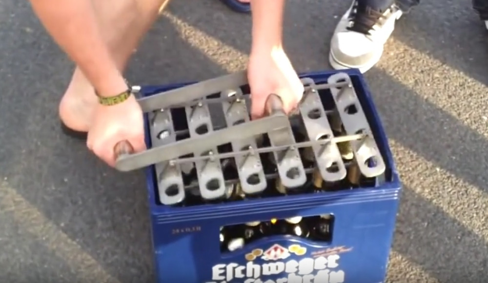 Evo kako da iz jednog pokušaja otvorite celu gajbu piva (VIDEO)