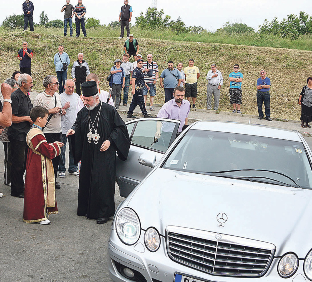 Vladika u „mečki“ od 50.000 evra!