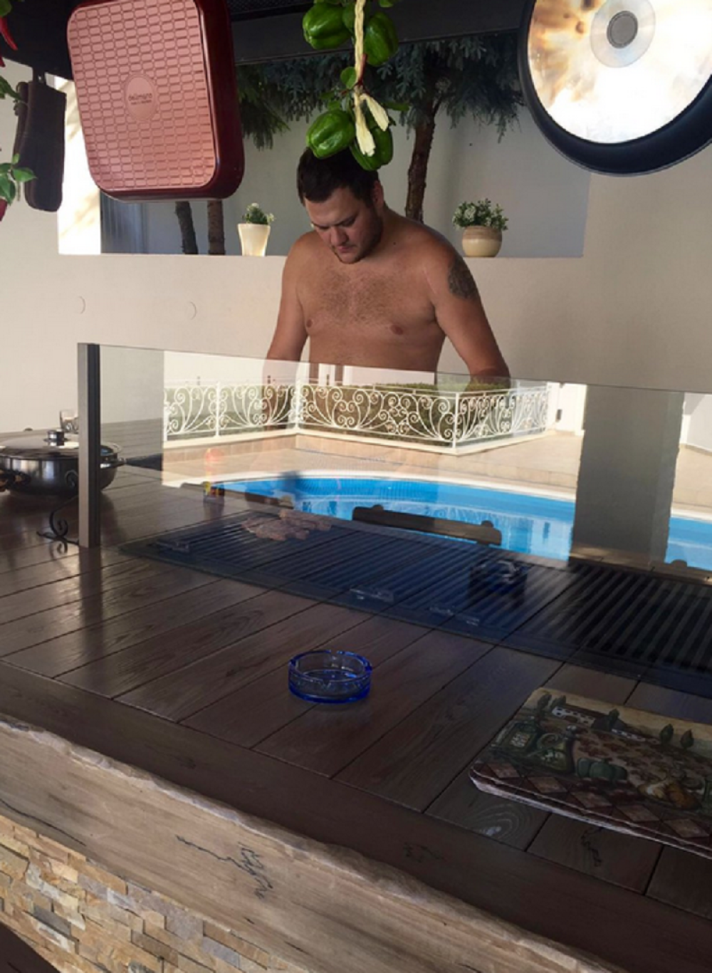 Bislimi se razgolitio (FOTO)