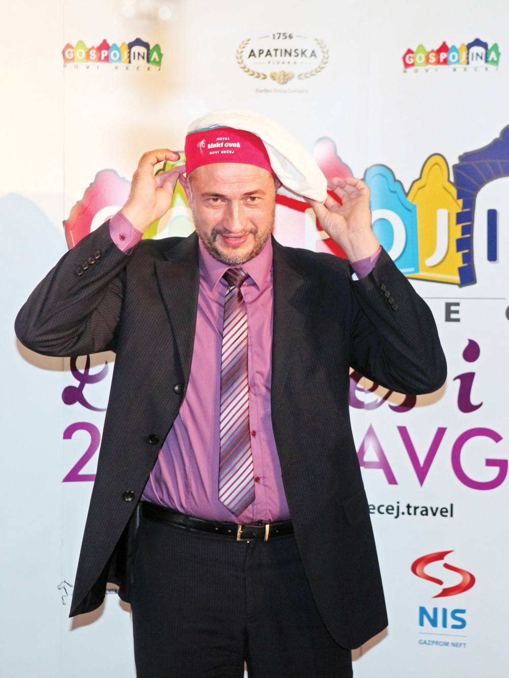 Opštinske pare trošio u ženinoj kafani!