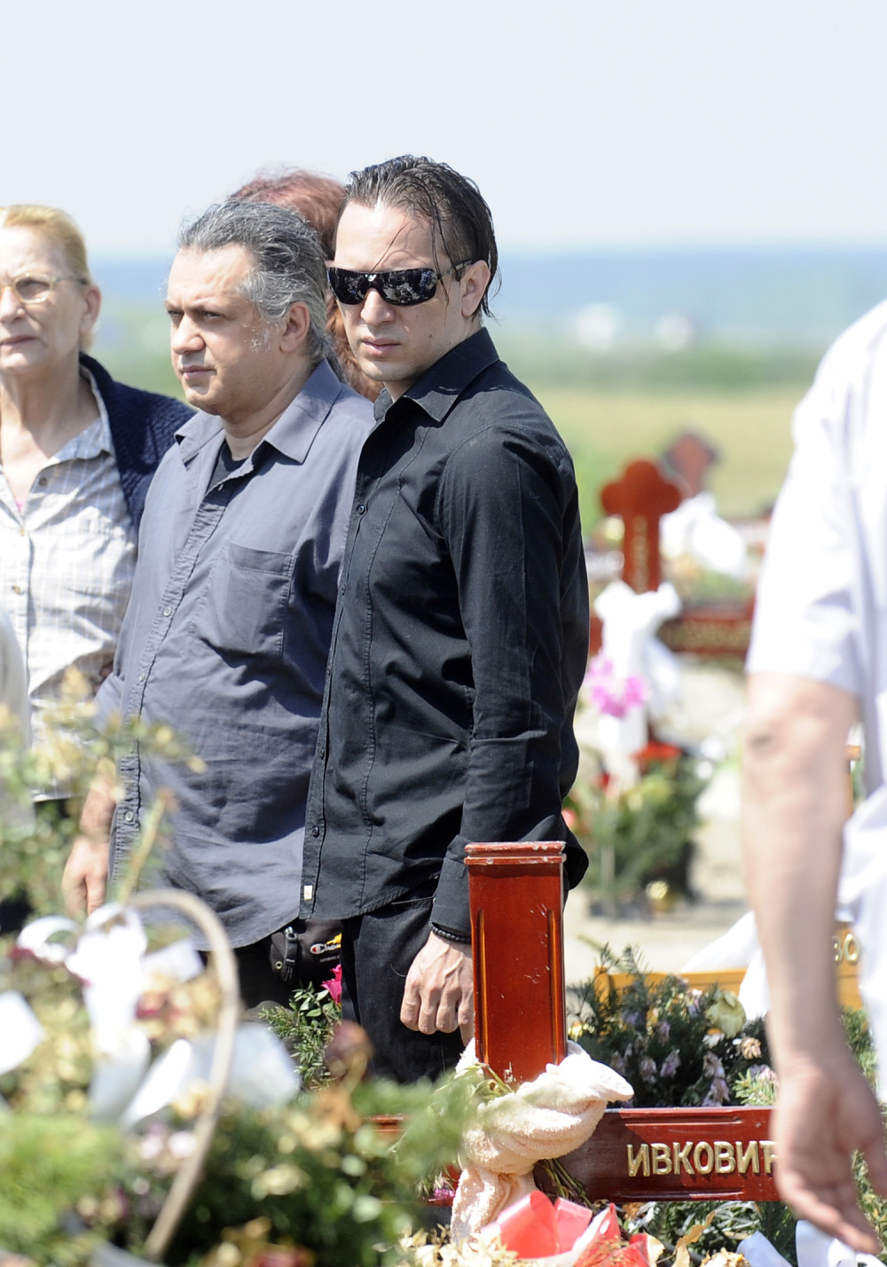 Bog je uzeo Jelenu, Rado nudim ti spas