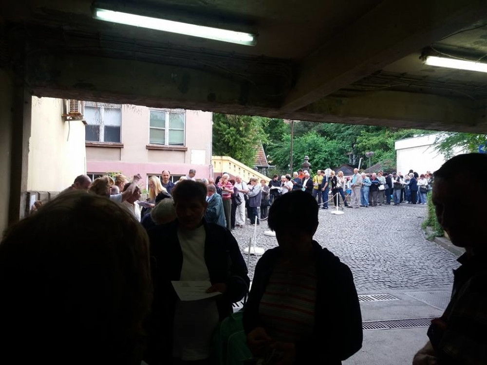 Kilometarski red za očnog lekara (FOTO)