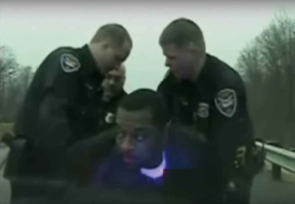 Ovaj kriminalac će vas žestoko nasmejati! (VIDEO)