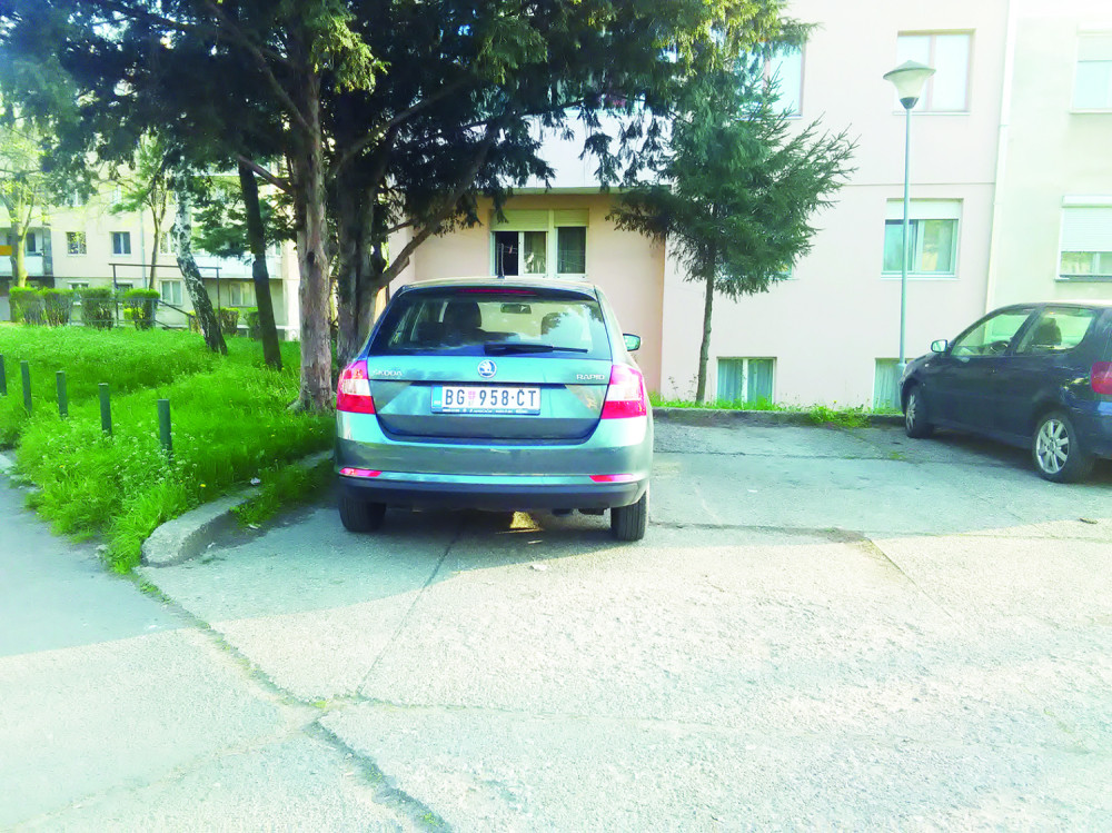 Direktorka prisvojila službeni auto