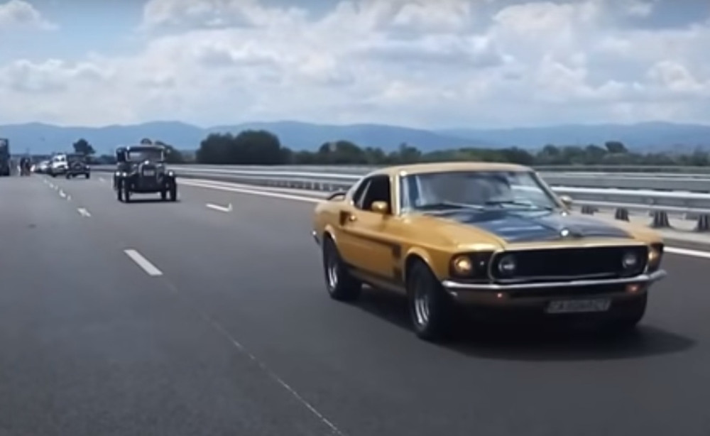 Kolona Fordova oborila Ginisov rekord (VIDEO)