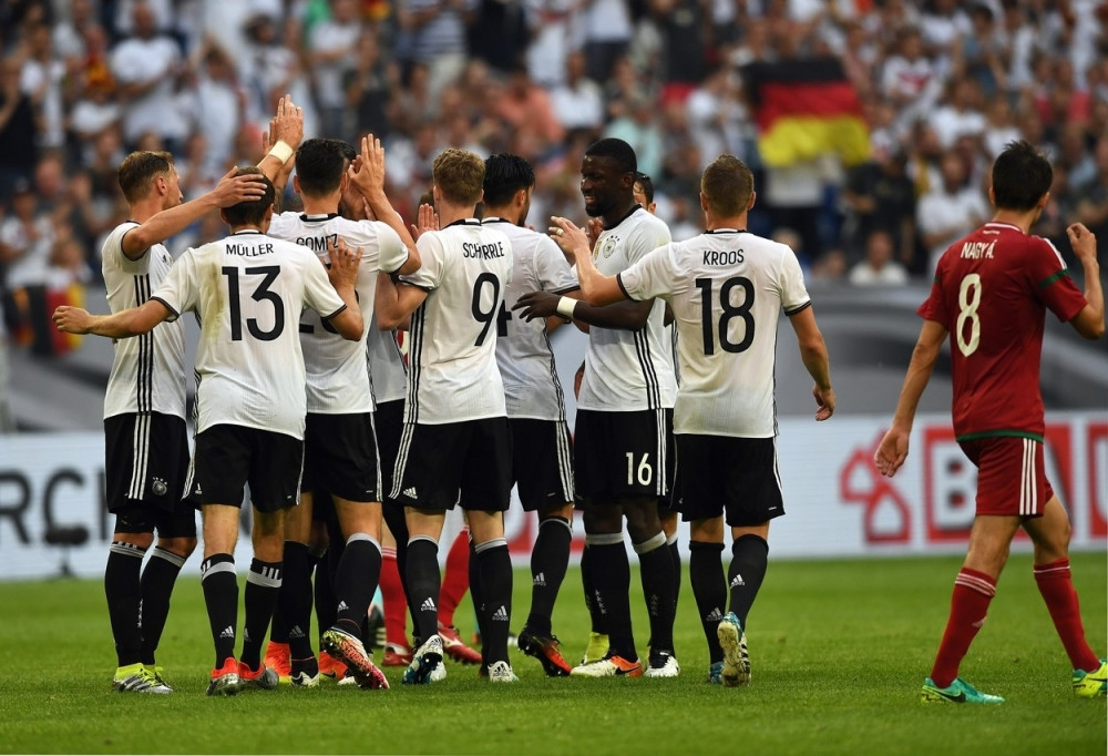 Reprezentativac Nemačke verio devojku koja je navijala protiv Srbije