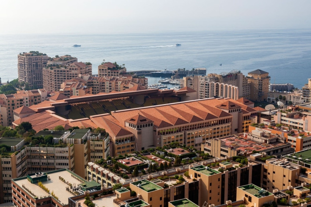 BITKA PLEMIĆA ZA BOGATU OBALU Nemački naslednik traži od Francuske STOTINE MILIONA EVRA jer je njegovoj porodici ODUZELA TRON