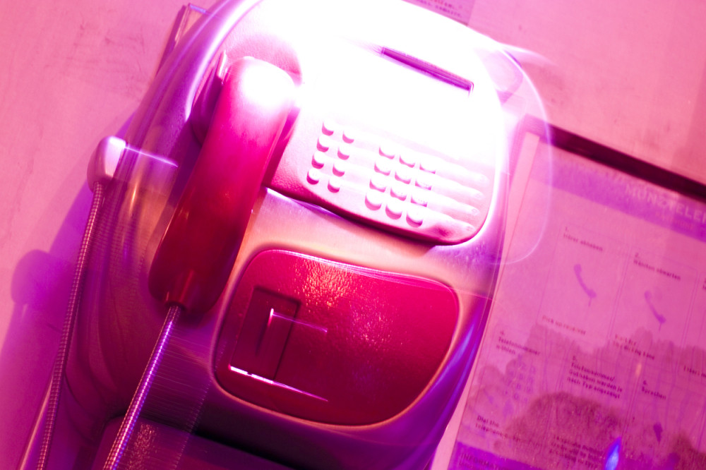 Zbog čega su zvonili javni telefoni danas na Trgu?!