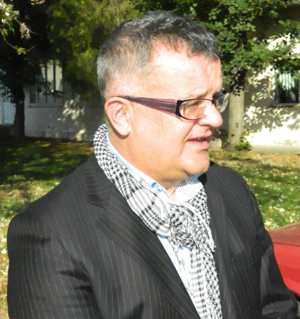 Lider Sečnja se počastio novom limuzinom