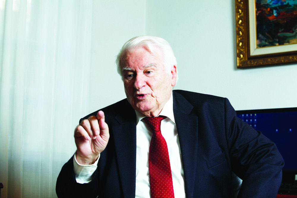 Mićunović sebe vidi kao Đokovića!