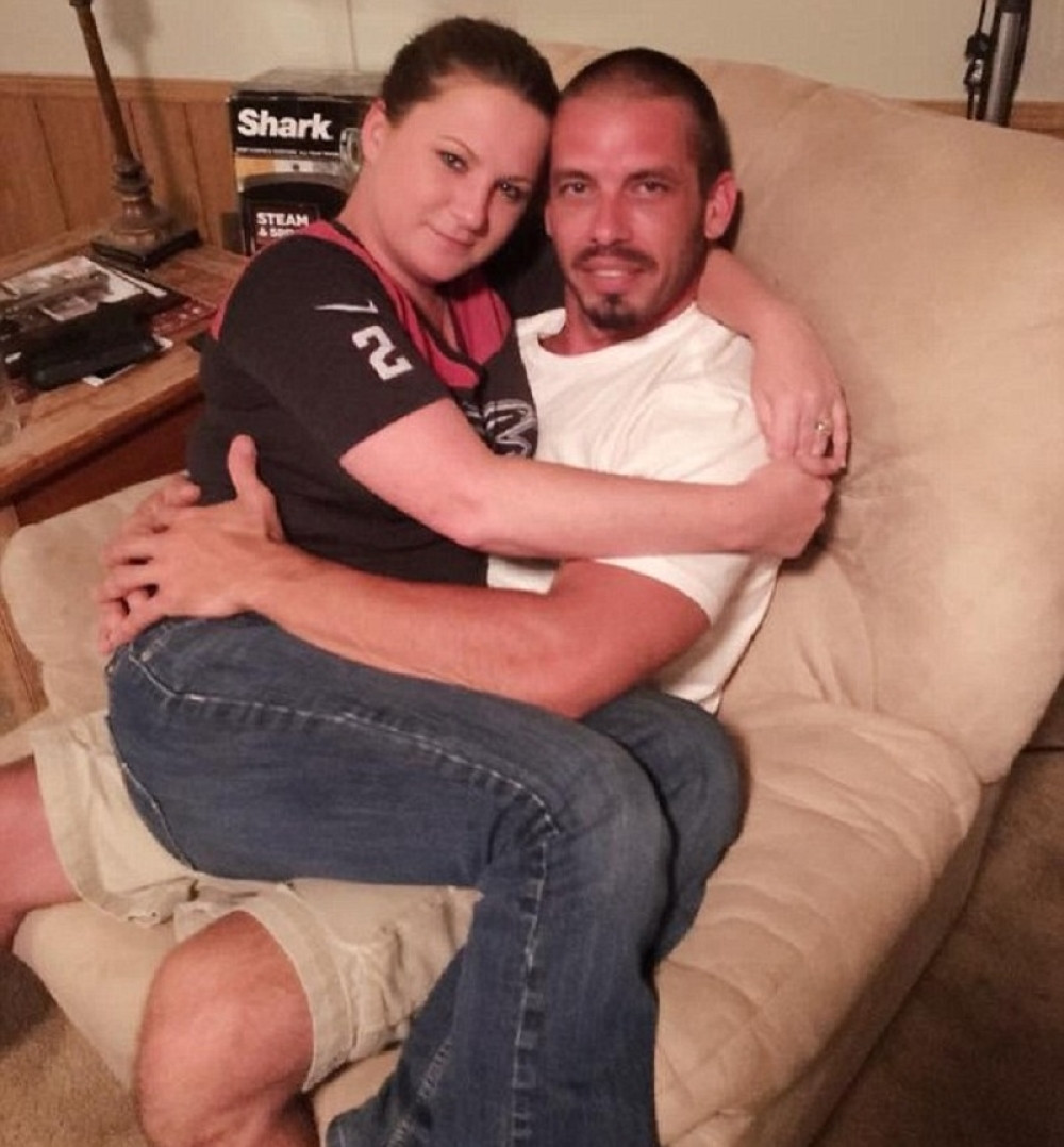 Dala otkaz da bi dojila dečka svaka dva sata! (FOTO)