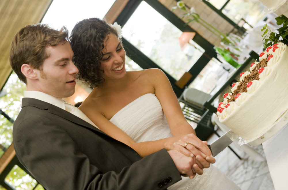 Ako svekar snaji napravi dete može da je ženi, a zbog ovih veza se ide U ZATVOR