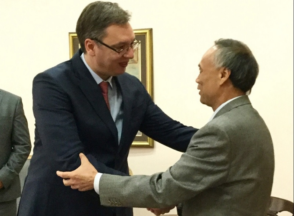 Bivši ambasador Li Mančang zasvirao čuvenu pesmu srpskog naroda na fruli (VIDEO)