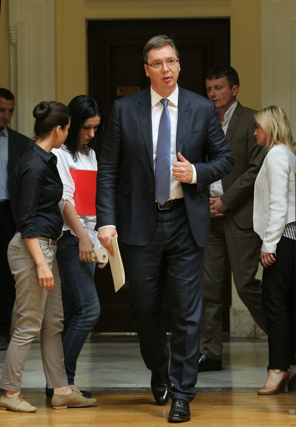 Vučić: Nikom nisam ništa nudio!