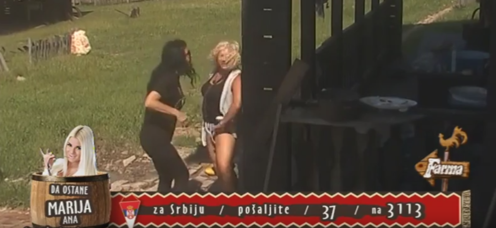 Saška pljunula Marinu, pa je gađala paradajzom! (VIDEO)