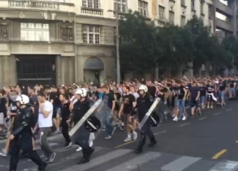 Reka "grobara" na putu ka dvorani (VIDEO)