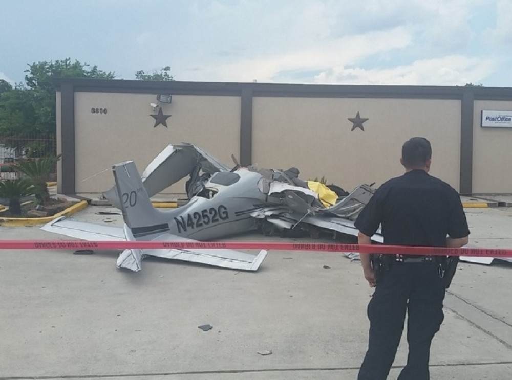 Pao avion, troje mrtvih! (FOTO)