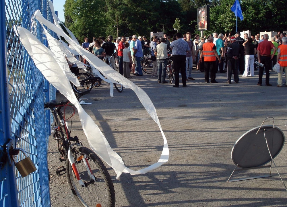 Toalet papirom na "Parking servis"