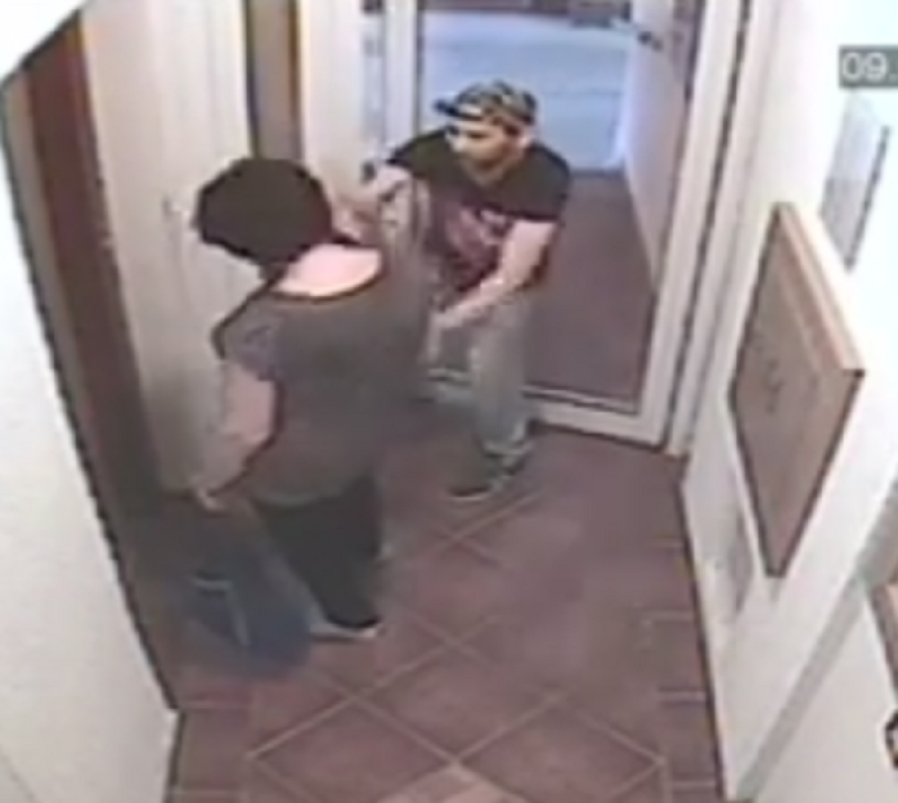 Novi Sad: Lopov ukrao lančić ženi s vrata (VIDEO)