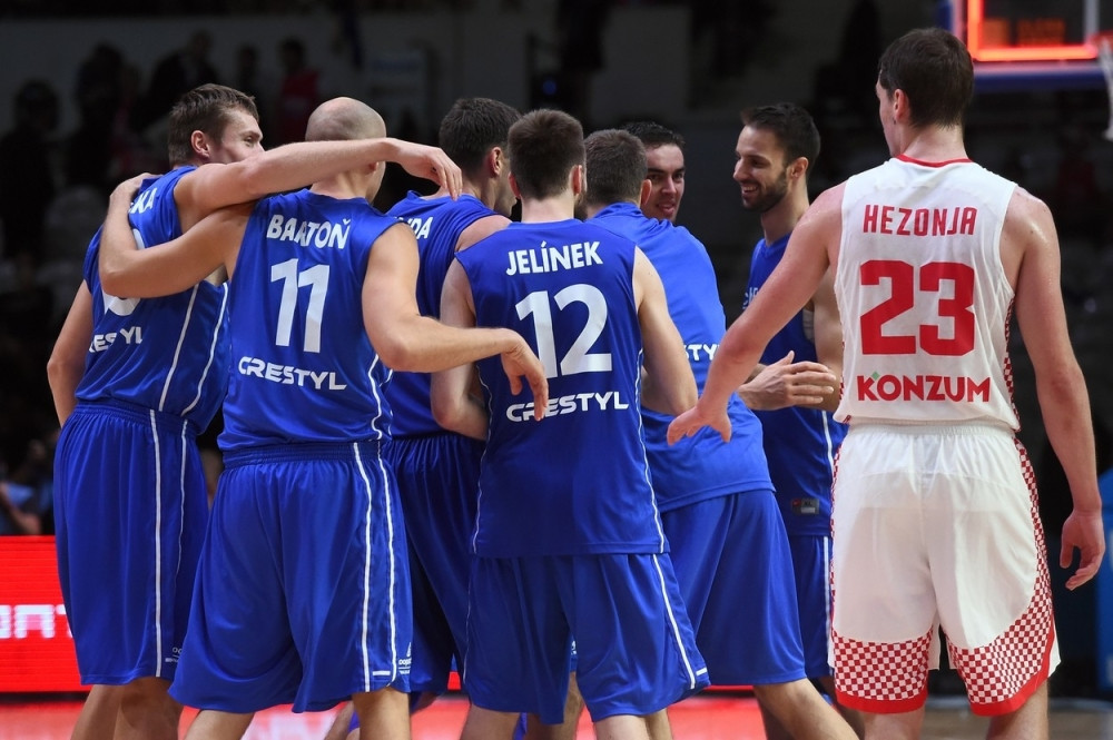 Česi u najjačem sastavu napadaju "orlove"