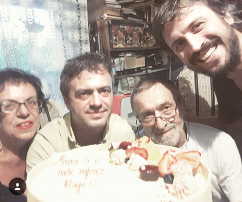 Sergej i Bane iznenadili mamu! (FOTO)