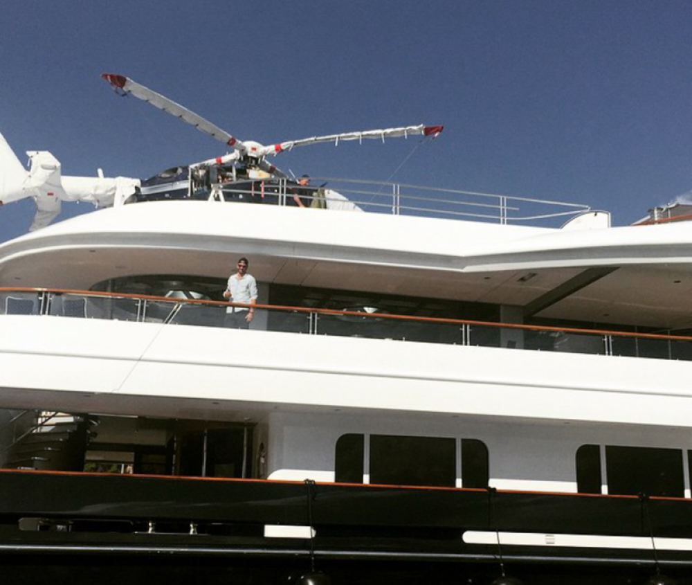 Jarić se provodi na luksuznoj jahti