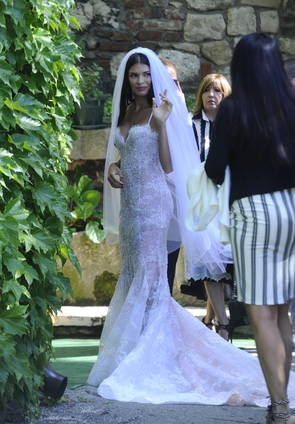 Švonja neraspoložena posle venčanja (VIDEO)