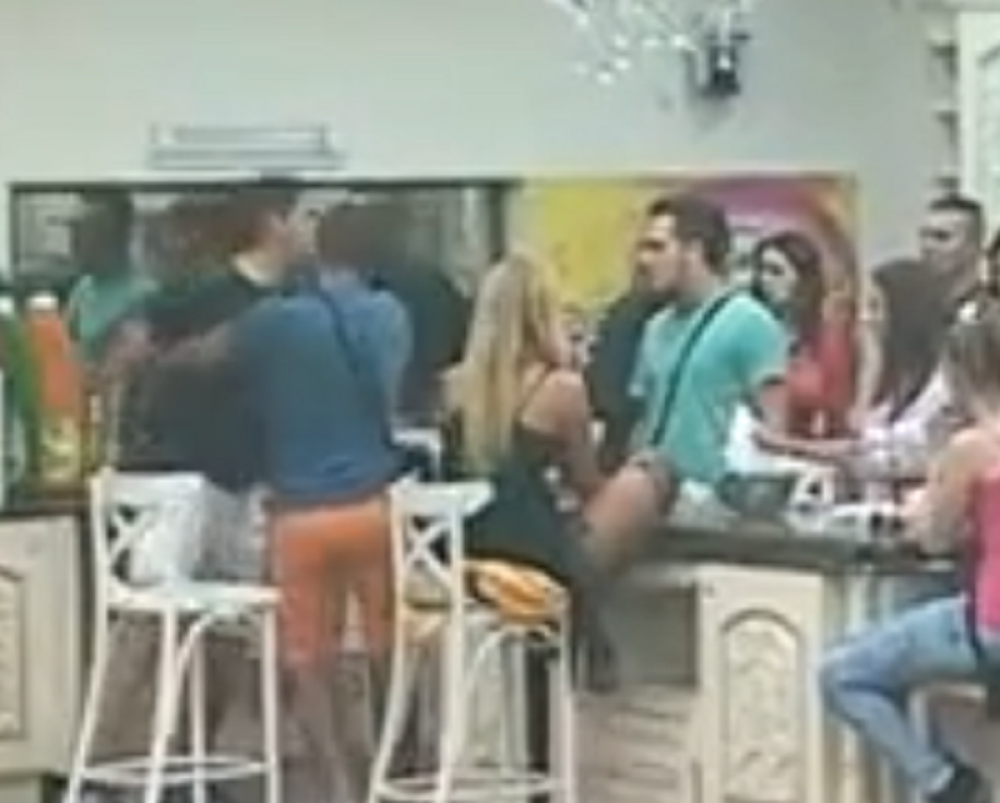 Gotovac krenuo pesnicom na Gastoza (VIDEO)