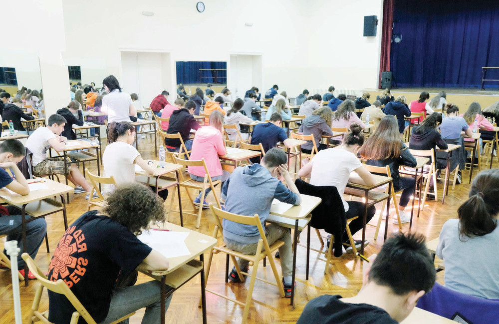 Za nastavu na daljinu se izjasnilo najviše starijih učenika, a evo šta misle o polasku u školu