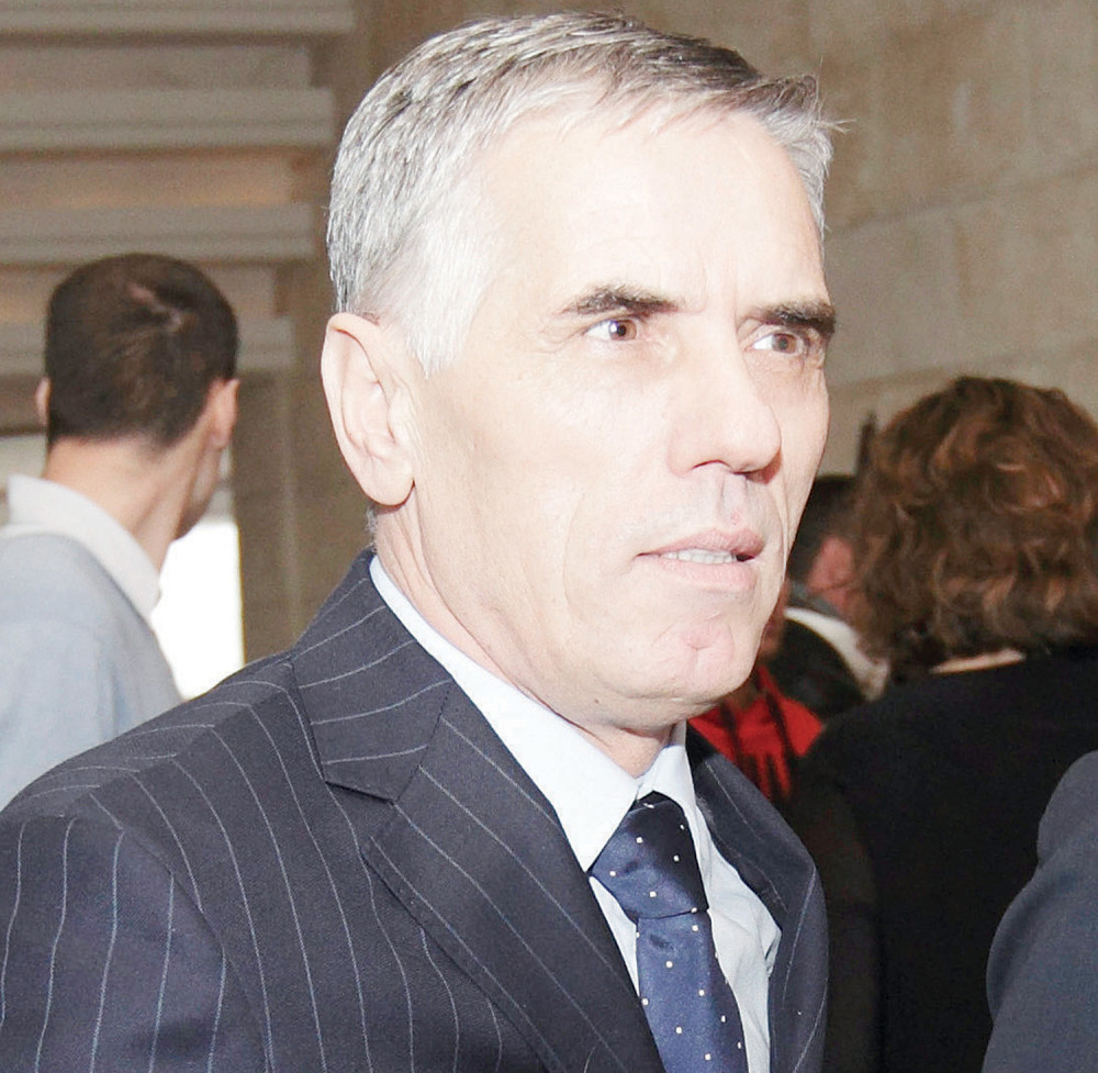 Igrajte fudbal, briga vas ko sudi!