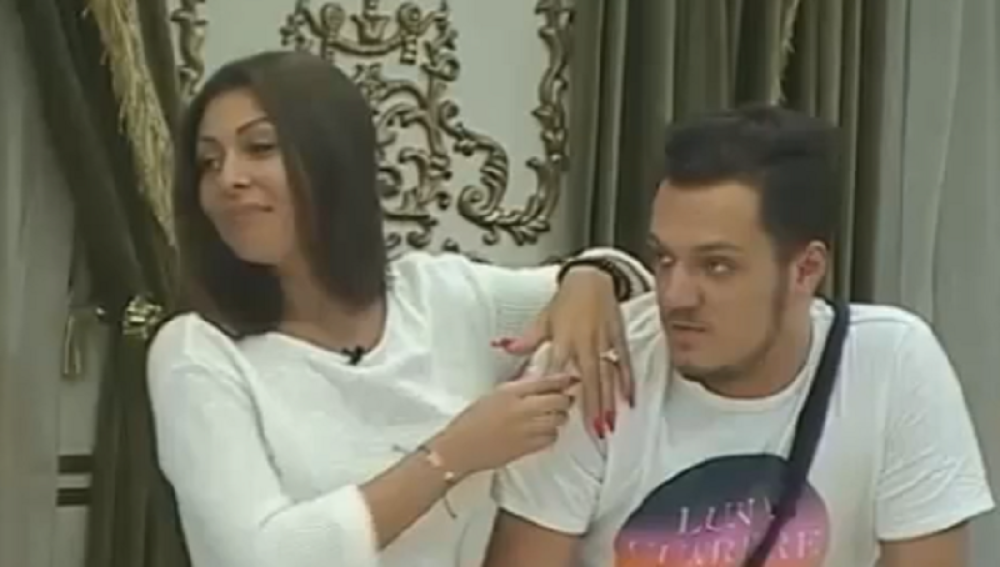 Gastoz i Zorica opalili selfi posle seksa!