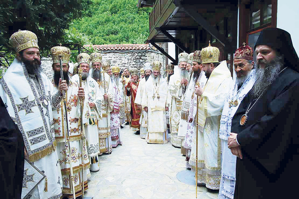 Crkva vezala ruke i noge Vučiću!