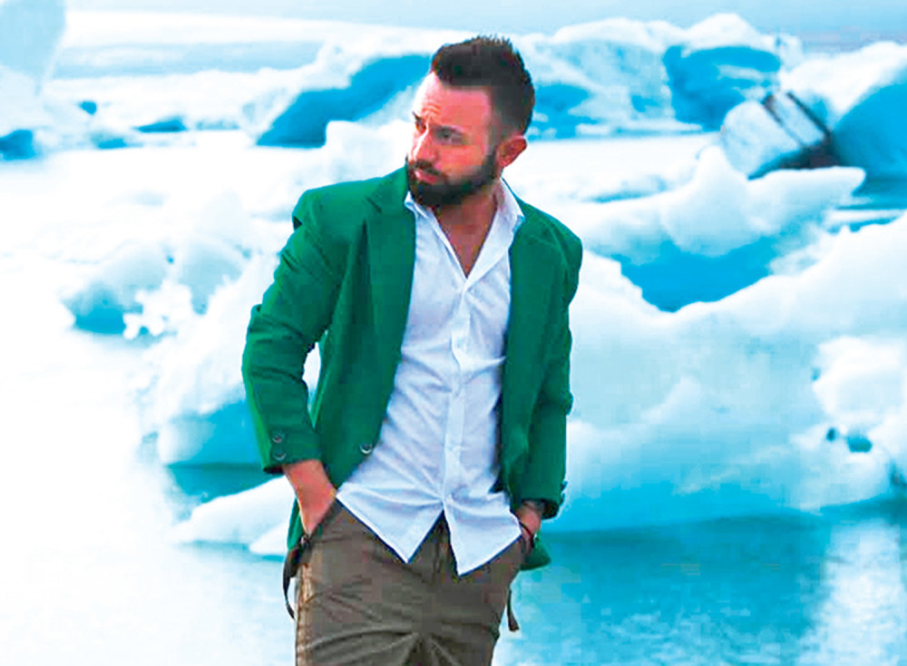 Pevač objavio fotku na kojoj je go (FOTO)