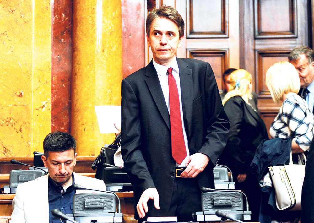 Radule bi da kontroliše službe bezbednosti!